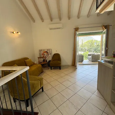 Duplex In Sur Διαμέρισμα